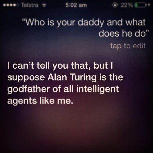 Siri parlant d'Alan Turing