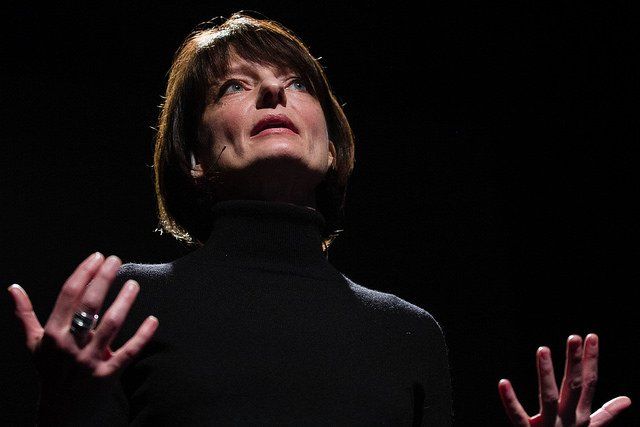 Regina Dugan, chercheuse et directrice du laboratoire Facebook Building 8.