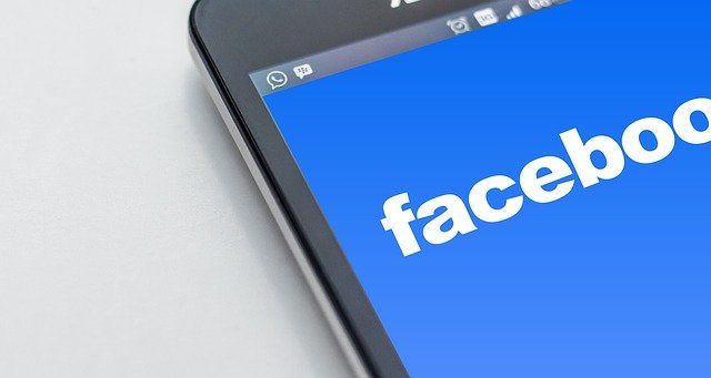 L'application Facebook sur un smartphone.