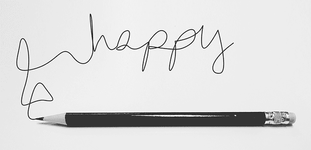 "Happy" écrit au crayon